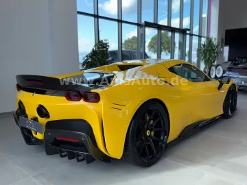 FERRARI SF90 Spider Novitec Carbon Lift