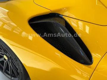 FERRARI SF90 Spider Novitec Carbon Lift