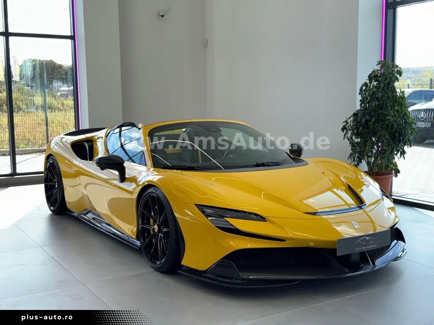 FERRARI SF90 Spider Novitec Carbon Lift