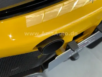 FERRARI SF90 Spider Novitec Carbon Lift