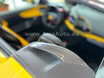 FERRARI SF90 Spider Novitec Carbon Lift