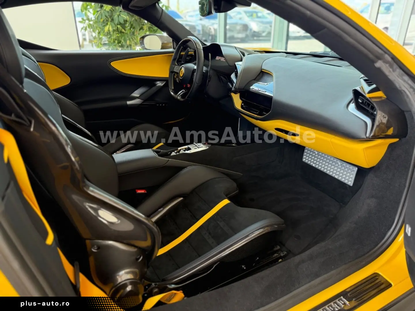 FERRARI SF90 Spider Novitec Carbon Lift