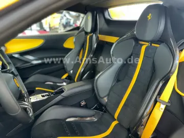 FERRARI SF90 Spider Novitec Carbon Lift