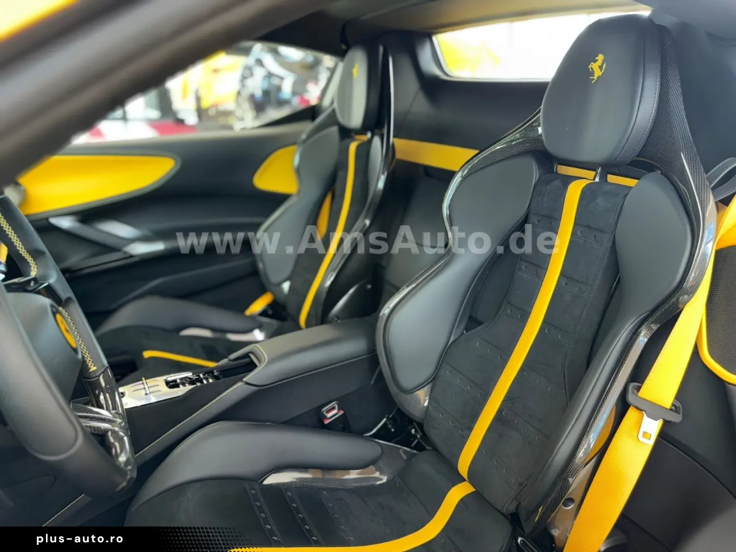 FERRARI SF90 Spider Novitec Carbon Lift