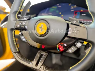 FERRARI SF90 Spider Novitec Carbon Lift