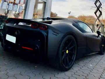 FERRARI SF90 SPIDER CARBON LIFT NOVITEC WRAP RACINGSITZE