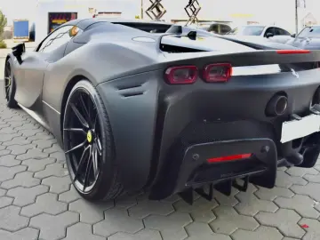 FERRARI SF90 SPIDER CARBON LIFT NOVITEC WRAP RACINGSITZE