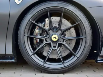 FERRARI SF90 SPIDER CARBON LIFT NOVITEC WRAP RACINGSITZE