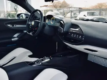 FERRARI SF90 SPIDER CARBON LIFT NOVITEC WRAP RACINGSITZE