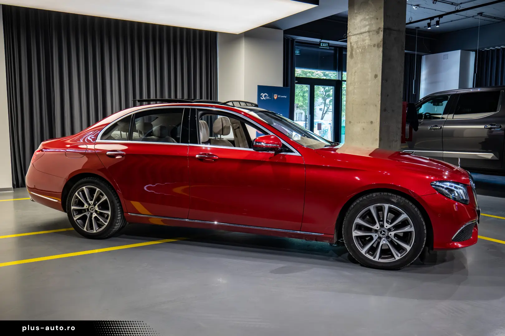 Mercedes-Benz E220d 4Matic Pano Burmester SoftClose Airmatic
