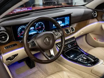 Mercedes-Benz E220d 4Matic Pano Burmester SoftClose Airmatic
