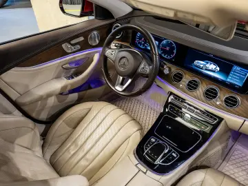Mercedes-Benz E220d 4Matic Pano Burmester SoftClose Airmatic