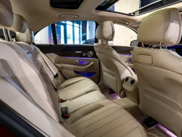 Mercedes-Benz E220d 4Matic Pano Burmester SoftClose Airmatic