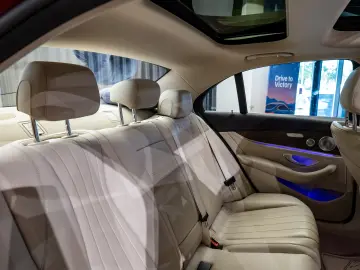 Mercedes-Benz E220d 4Matic Pano Burmester SoftClose Airmatic
