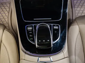 Mercedes-Benz E220d 4Matic Pano Burmester SoftClose Airmatic