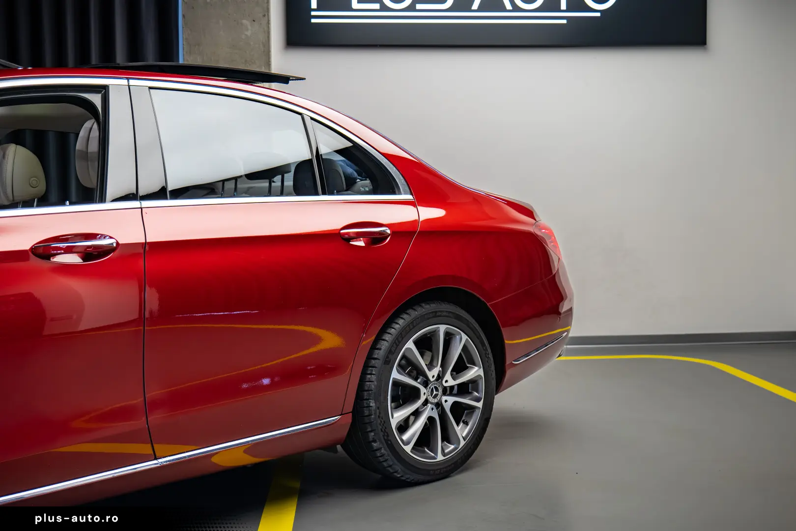 Mercedes-Benz E220d 4Matic Pano Burmester SoftClose Airmatic