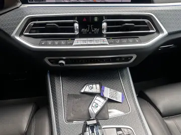 BMW X5 xDr45e M Sport PANO AHK Laser HiFi Shadow 22