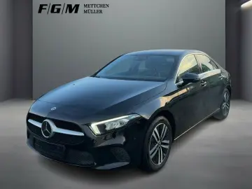 MERCEDES-BENZ A 250 e Limousine LED Carplay Kamera Ambien