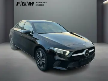 MERCEDES-BENZ A 250 e Limousine LED Carplay Kamera Ambien