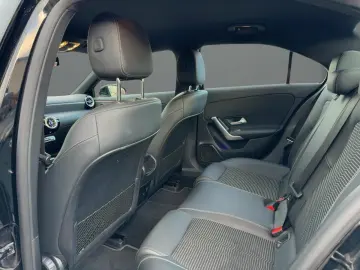 MERCEDES-BENZ A 250 e Limousine LED Carplay Kamera Ambien