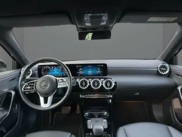 MERCEDES-BENZ A 250 e Limousine LED Carplay Kamera Ambien