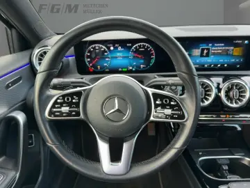 MERCEDES-BENZ A 250 e Limousine LED Carplay Kamera Ambien
