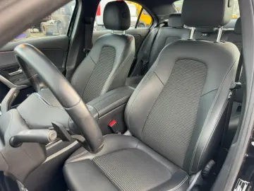 MERCEDES-BENZ A 250 e Limousine LED Carplay Kamera Ambien