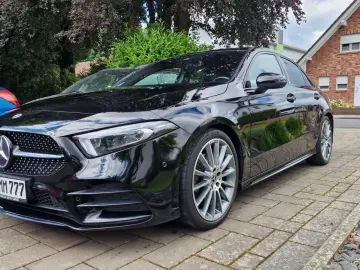 MERCEDES-BENZ A 220 d Limousine AMG Line  Standhz  Night