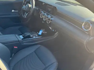 MERCEDES-BENZ CLA 180 d Limo  Navi  Ambiente  Kamera  LED