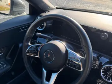 MERCEDES-BENZ CLA 180 d Limo  Navi  Ambiente  Kamera  LED