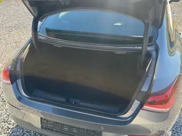 MERCEDES-BENZ CLA 180 d Limo  Navi  Ambiente  Kamera  LED