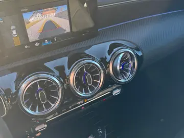 MERCEDES-BENZ CLA 180 d Limo  Navi  Ambiente  Kamera  LED
