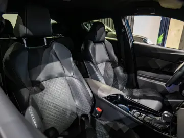 TOYOTA C-HR CLASSY
