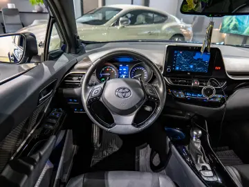 TOYOTA C-HR CLASSY