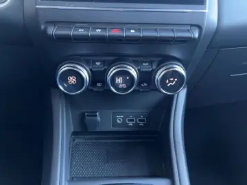 RENAULT Captur TECHNO E-TECH Plug-in 160 Apple CarPlay P