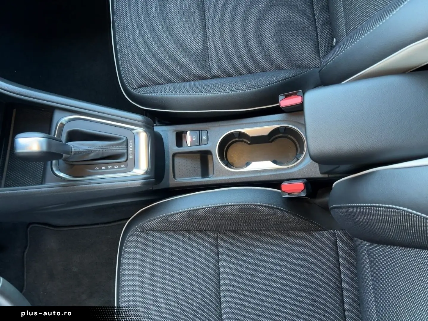 RENAULT Captur TECHNO E-TECH Plug-in 160 Apple CarPlay P
