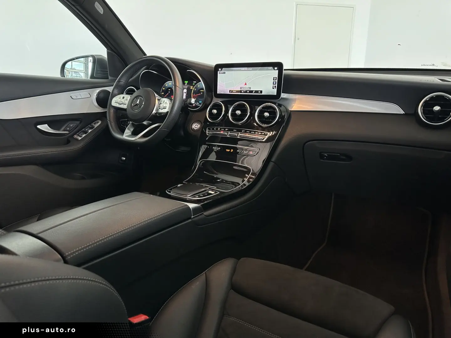 MERCEDES-BENZ GLC 200 4Matic  PANO AHK ACC SPUR TOT RKAMERA