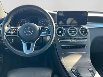 MERCEDES-BENZ GLC 300e 4M Coupé LED KAM AHK CarPlay
