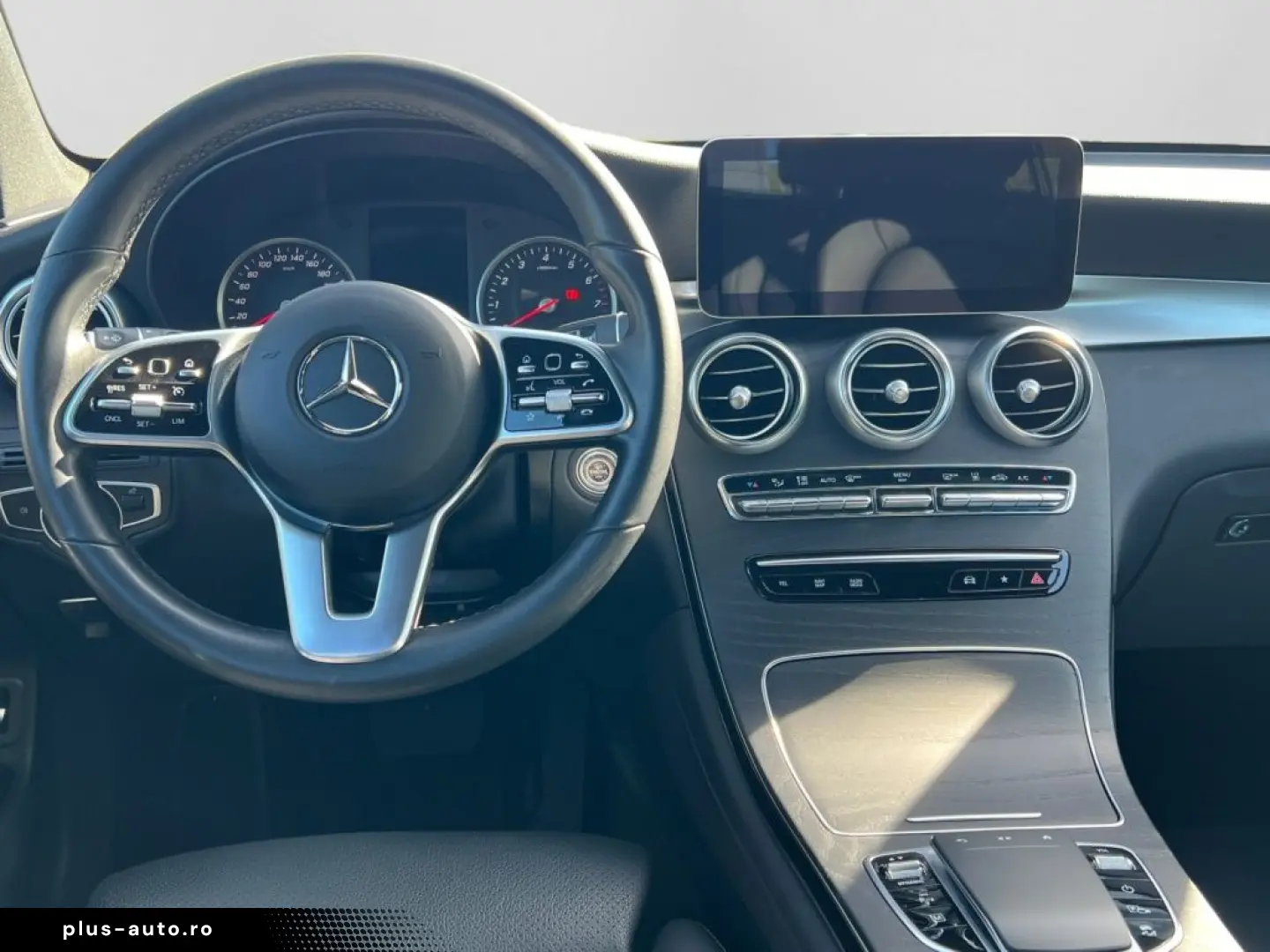 MERCEDES-BENZ GLC 300e 4M Coupé LED KAM AHK CarPlay