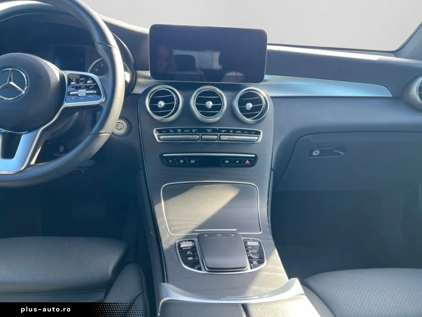 MERCEDES-BENZ GLC 300e 4M Coupé LED KAM AHK CarPlay