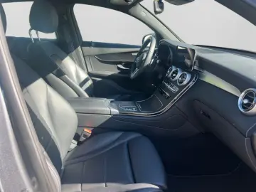 MERCEDES-BENZ GLC 300e 4M Coupé LED KAM AHK CarPlay