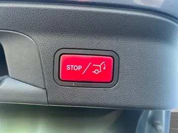 MERCEDES-BENZ GLC 300e 4M Coupé LED KAM AHK CarPlay