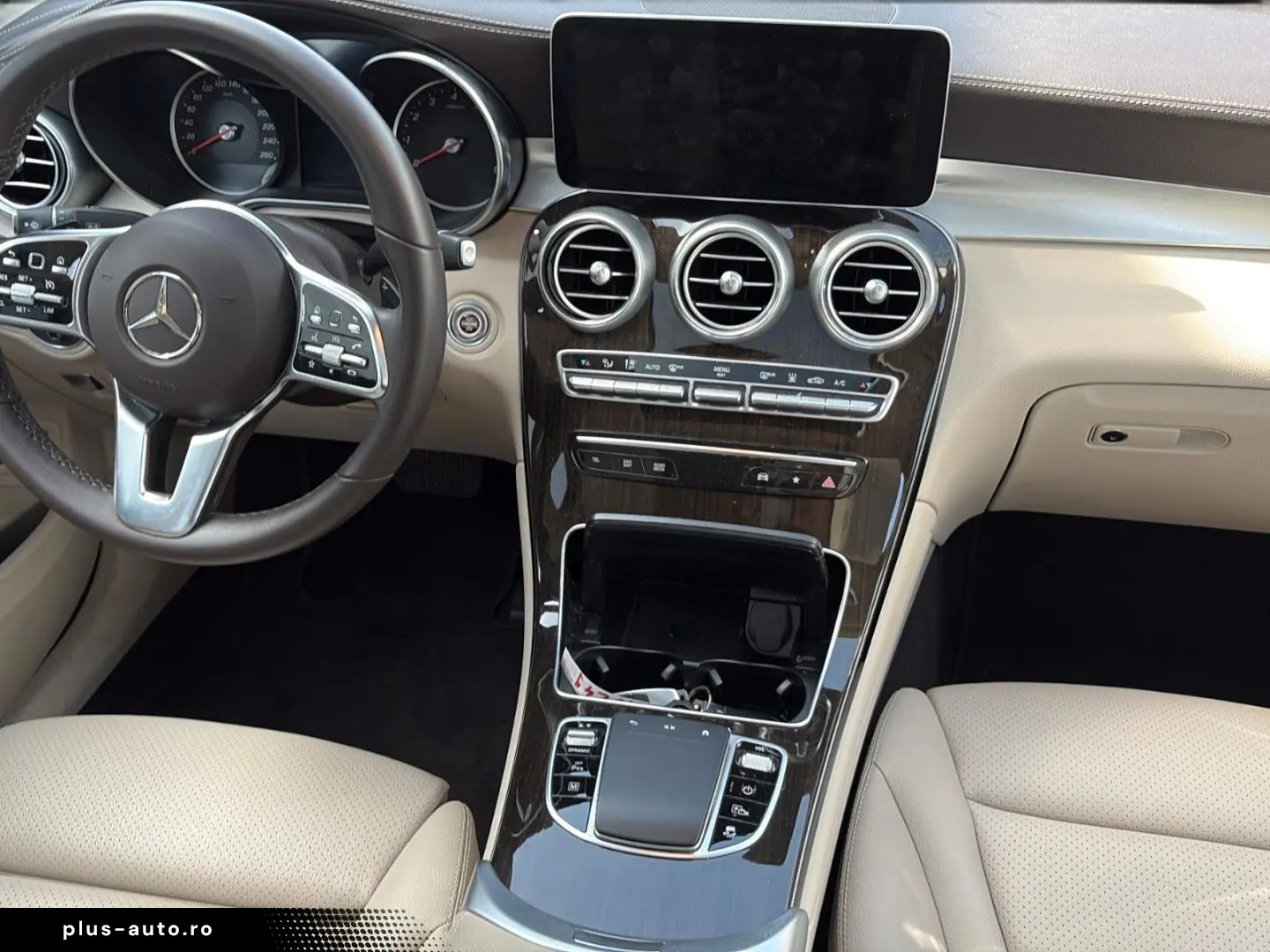 MERCEDES-BENZ GLC 300 e Coupe Exclusive Memory Sdach