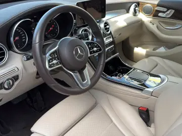MERCEDES-BENZ GLC 300 e Coupe Exclusive Memory Sdach