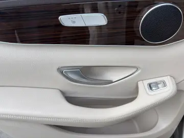 MERCEDES-BENZ GLC 300 e Coupe Exclusive Memory Sdach