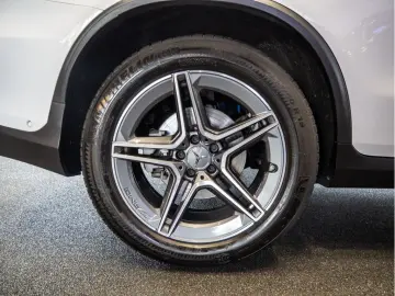 MERCEDES-BENZ GLC 43 AMG 4M AHK Pano SHD Sounds.