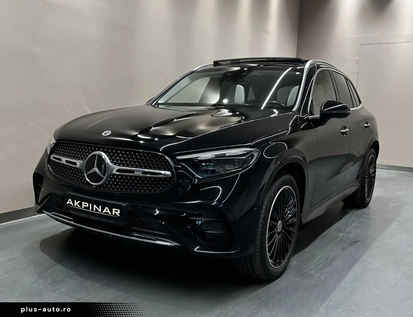 MERCEDES-BENZ GLC200 AMG LINE 4M  1.HAND BURM PANO 360