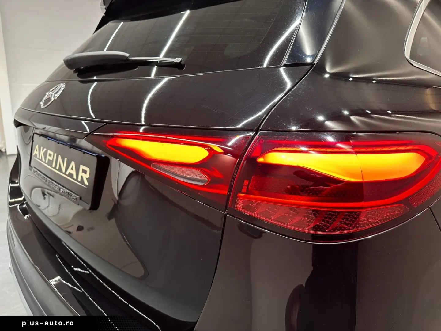 MERCEDES-BENZ GLC200 AMG LINE 4M  1.HAND BURM PANO 360