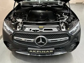 MERCEDES-BENZ GLC200 AMG LINE 4M  1.HAND BURM PANO 360