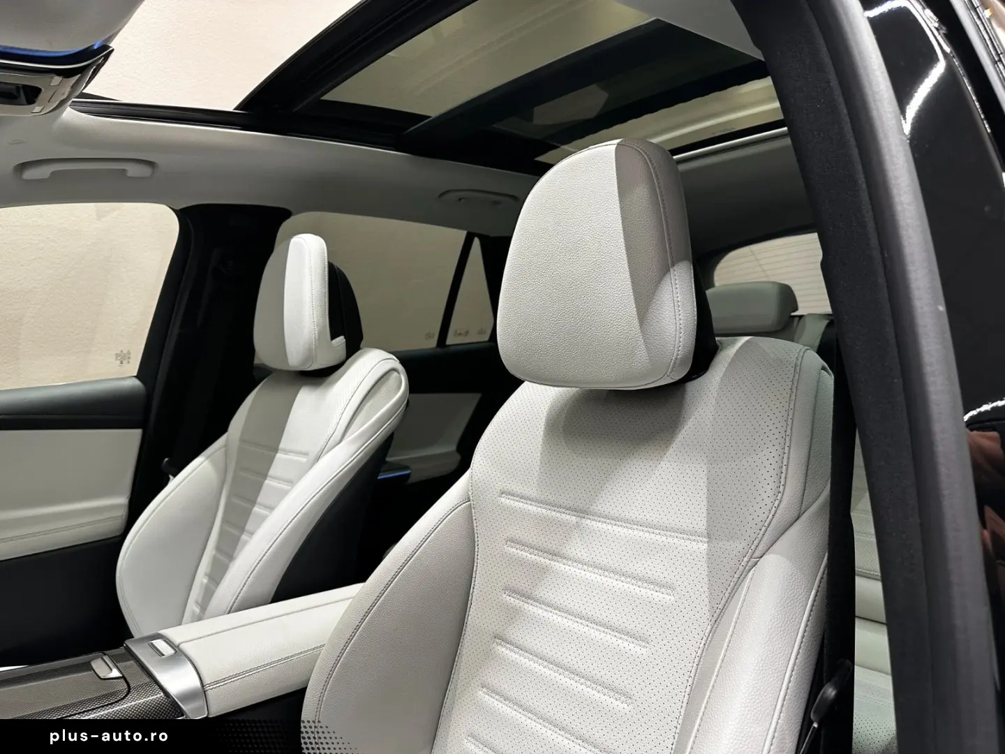 MERCEDES-BENZ GLC200 AMG LINE 4M  1.HAND BURM PANO 360